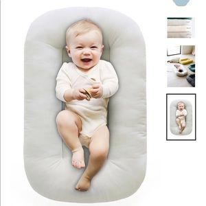 Snuggle me organic in white